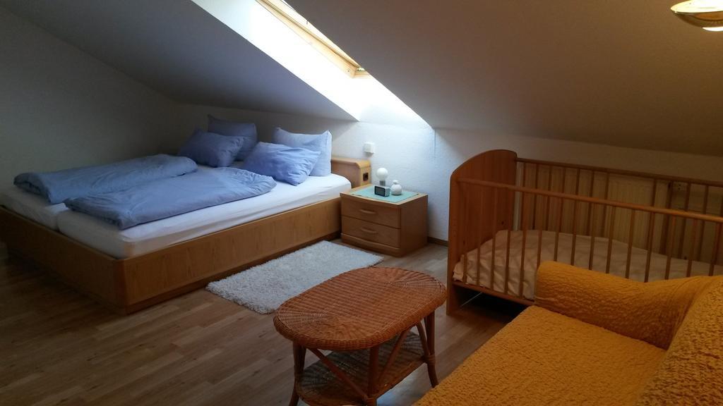 Ferienwohnungen Eichenhof Kapellen-Drusweiler Zimmer foto